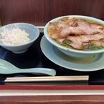 新橋ニューともちん 神保町店 - チャーシュー麺　¥980（税込）