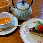 アンソレイユ - デザートにいちじくとくるみのタルトを頂きました！