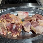 ドライブイン鳥 佐賀店 - 左が親鳥　右が若鶏