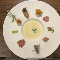 Salon de Patina - はじまりは10品の小さな前菜で