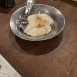 キャラヴァンサライ包 - ムハレビ（トルコのミルクプディング）