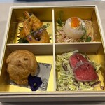 Dinner in the Sky JAPAN - 天使エビのエスカベッシュ　真鯛（まだい）とズワイカニのルーロー　スモークサーモンムースのプチシュー　和牛たたきとコールスローサラダ