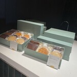 Hills House Dining 33 Pâtisserie à la Maison - 