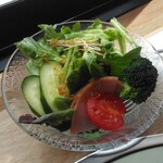 MONJYU CAFE - カレーに付いてくるサラダ