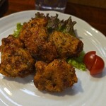 キッチン ブルー グローブ - 反対側から、から揚げは５個です