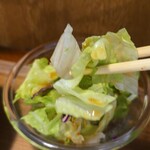 キッチン ブルー グローブ - サラダをいただき