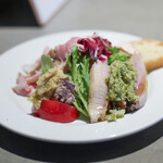 ben - 本日の前菜プレート ＋ ＳｐｅｃｉａｌＴＯＰＰＩＮＧ 和歌山産 天然ぶりの燻製☆