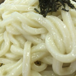 まるふくうどん - もっちりしたざるうどんの麺。