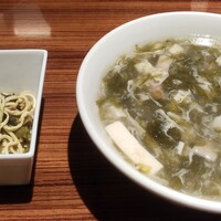 横浜中華街 重慶飯店 本館 - 小鉢とスープ