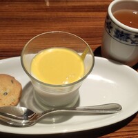 横浜中華街 重慶飯店 本館 - デザートとジャスミンティー