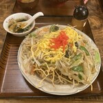 万大 - あんかけかた焼きそば¥980