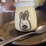 Cafe うさぎや - デザートのプリンです。