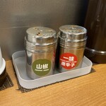 味噌ラーメン百庵 - 山椒と味噌って、合うのかな？