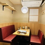 博多おでんと黒毛和牛の店 くろこ - テーブル席