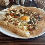 トラントドゥ - ガレットコース　　　　　　　　　　　　　　　　　　　　　ラタトゥユとたまご、チーズ