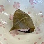 シャトレーゼ - 大島桜の桜餅