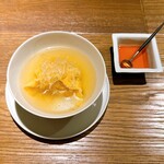 291782012 - 山海珍味の極上スープ蒸し餃子