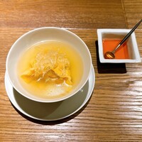 一平飯店 - 山海珍味の極上スープ蒸し餃子