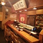 丸萬寿司 - 店内 カウンター
