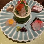 稲取銀水荘 - 真ん中は伊勢エビの刺身