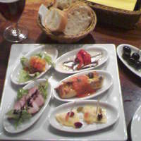 スペイン料理 La Cazuela 三ノ宮 ミント神戸店 - タパス5種盛￥1580