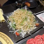 焼肉　萬輝 - (ღ*ˇ ˇ*)｡o♡大根サラダ