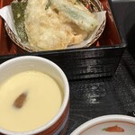 和食さと - 海老の天ぷらを食べた後です(^◇^;)