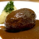 洋食 おがた - 「北海道ジビーフ」と「走る豚」ハンバーグ