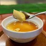 どぜう・四季料理 やぶや - 女将さんのプリン♡
      あえてゆる〜く作ったというプリンは口の中でとろけるように柔らか〜い♡(*´ω`*)