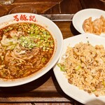 万豚記 - 担々麺