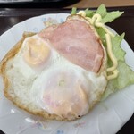 ウベ食堂 - 目玉焼き180円