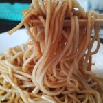 濃麺 海月 - 和え玉の麺リフト