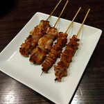 やきとり米澤 - とり　220円×2/皮　180円×2