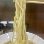 ヌードル＆スパイスカレー 今日の1番 - 絶品の麺リフト！