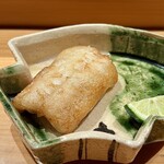 鮨 つぼみ - 太刀魚（竹岡）の揚げ物
      水揚げしてから直ぐの太刀魚の、身にある水分が揚げる事で身をふっくらに、これは旨い！
      塩焼きも良いけど、油で揚げるのも美味しいですね♪