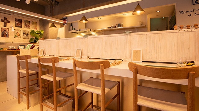 座席 : La Speranza （ラ スペランツァ） - 新宿御苑前/イタリアン