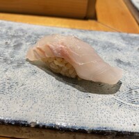 鮨 しゅんぺい - ヒラメの昆布締め