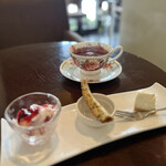 カフェ ド SaRa - 紅茶と３つのプチデザート