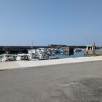 ふたみ じゃこ天 - ・お店の裏に漁港あり