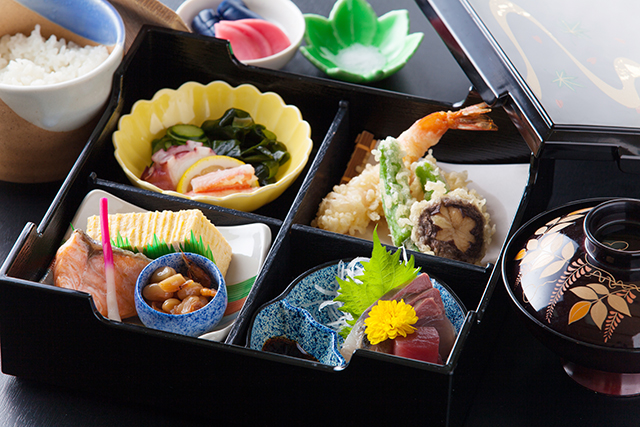 川新- 松花堂弁当 1500円(税别)