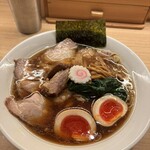 長岡食堂 東京ラーメン横丁店 - 味玉醤油半チャーシューメン