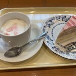 ドトールコーヒーショップ - 料理写真:さくらラテ(S)、さくらミルクレープ。セットで1,020円