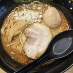 六伍郎 - 鬼煮干しら〜めん/醤油/細麺＋味付玉子(1,000円)