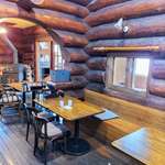 味処 まるたか - 内観（テ－ブル席の一部）