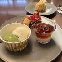 ブッフェアンドカフェ スロープサイドダイナー ザクロ - 