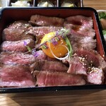 肉処しま - 赤城和牛ステーキ重　¥2600+ごはん大盛り¥100