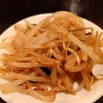 ナマステ - お通しピリ辛モヤシ
