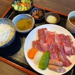 溶岩焼肉 徳志満 - 大盛り焼肉ランチ