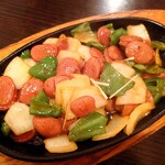 ナマステ - ソーセージ炒め