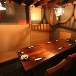 Genshiyaki Maruhide - テーブル席もご用意。大人のデートにオススメ！